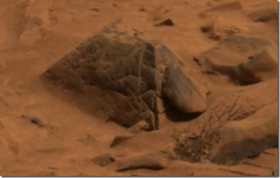 piramide alienigena thumb Pirâmide alienígena descoberta em Marte