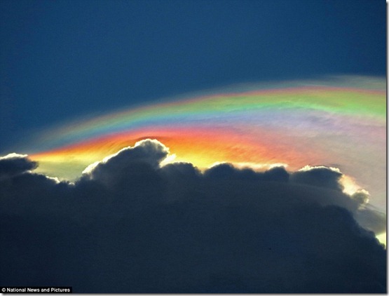 nuvem arco iris thumb Fotógrafo captura raro arco íris de fogo em nuvem acima da Flórida, EUA