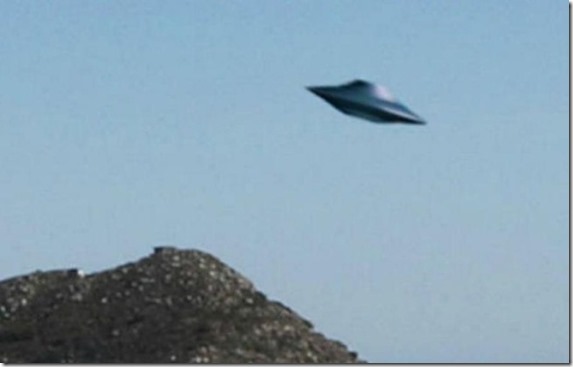 ufo iran thumb Revista militar destaca encontros da força aérea iraniana com UFOs